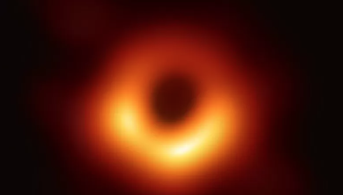 Se captura la primera imagen del agujero negro en el centro de nuestra galaxia