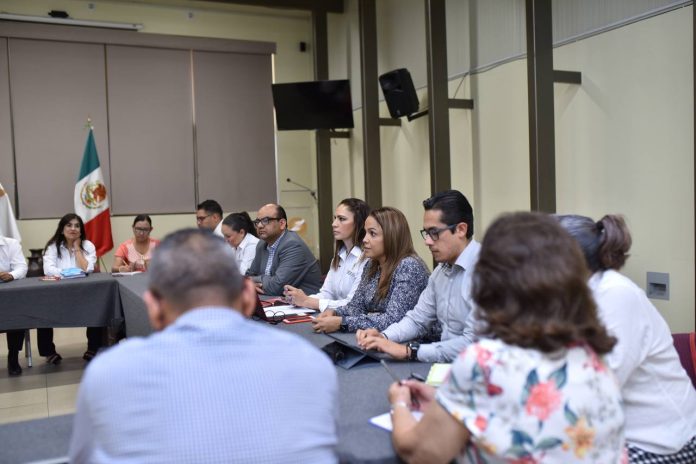 La diputada del Distrito 11 se reunió con funcionarios de la SEE