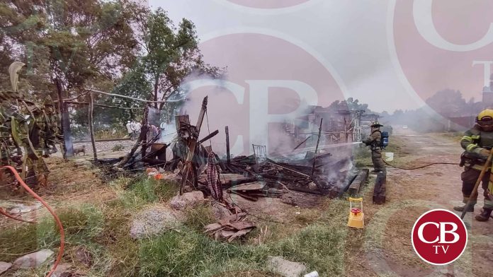 Se quema casa en tenencia Morelos
