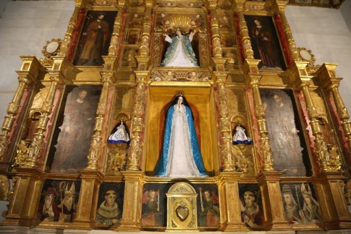 Huiramangaro ya tiene su retablo de Nuestra Señora de la Asunción