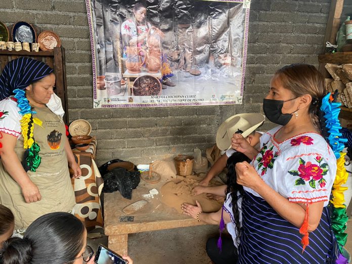 Artesana de Tzintzuntzan solicita una vez más, no se haga regateo