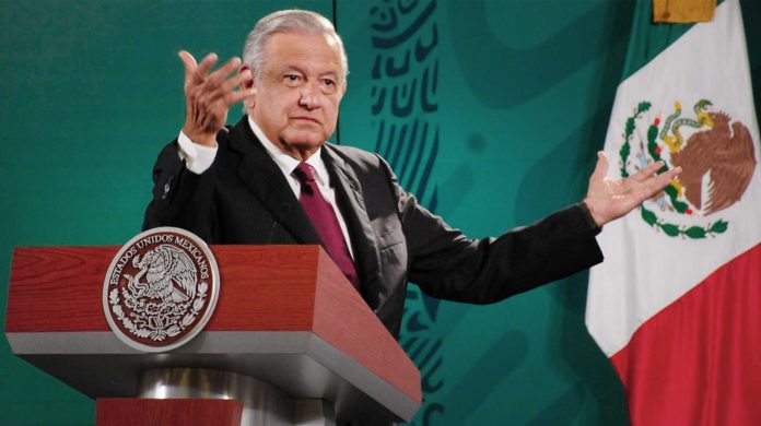 AMLO: “Amparo sólo estorban como los legisladores