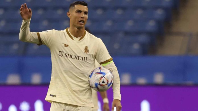 Saudíes piden deportación de CR7 por agarrarse los genitales frente al público