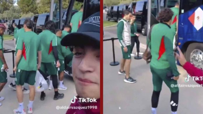 Critican a jugadores de la Selección Mexicana por ignorar a un aficionado