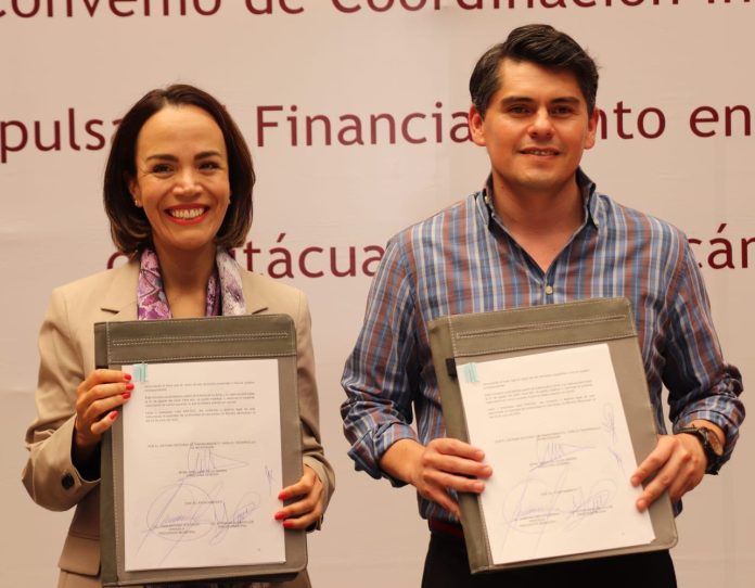 Firma Toño Ixtláhuac convenio para otorgar créditos a emprendedoras de La Heroica