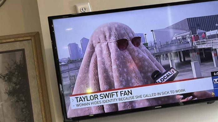 Fan de Taylor Swift se disfraza de fantasma para no ser reconocida en concierto ya que faltó a su trabajo
