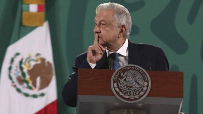 INE ordena a AMLO abstenerse de hablar sobre Xóchitl Gálvez o temas electorales