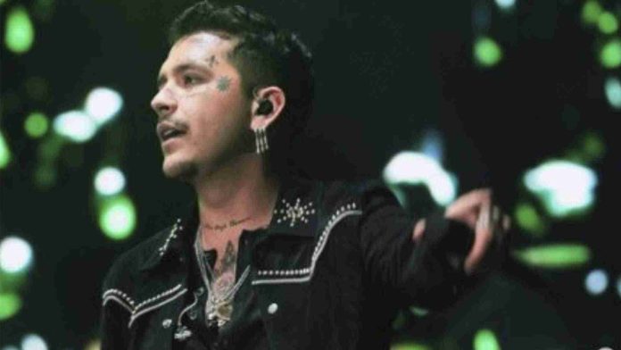 Christian Nodal sorprende por su nueva apariencia