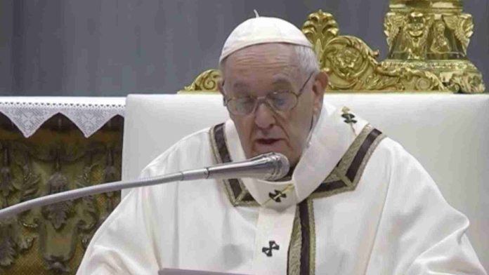 Papa Francisco sugiere por primera vez que parejas igualitarias podrían ser bendecidas