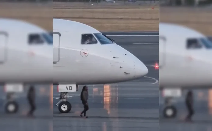#Video: Mujer corre por la pista de despegue para detener el vuelo al que llegó tarde