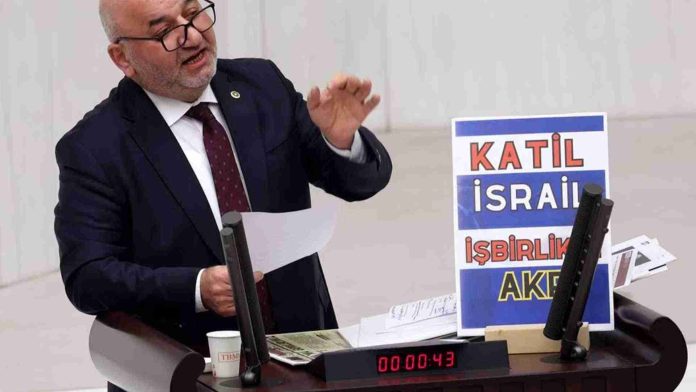 Muere diputado turco; sufrió un infarto después de anunciar ‘la ira de Alá’ contra Israel