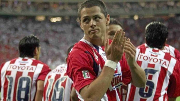 Representante del ‘Chicharito’ Hernández negociará posible fichaje con Chivas