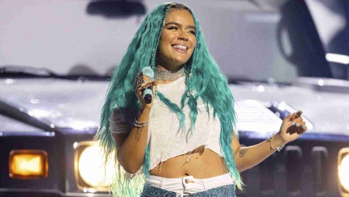 Asaltan a mujeres en concierto de Karol G en el Azteca