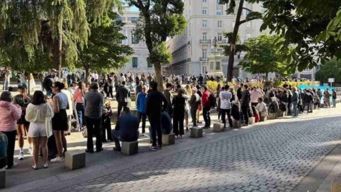 Reportan disturbios en casilla de la Embajada de México en España