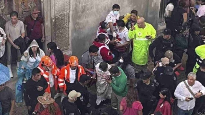 Explosión de pirotecnia en desfile de la Guelaguetza en Oaxaca deja 7 lesionados