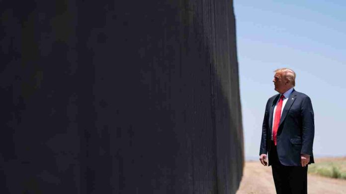 Trump ordena reforzar el muro fronterizo con alambre de púas
