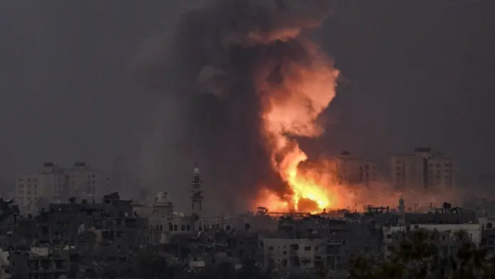 Bombardeo en Gaza deja 400 muertos