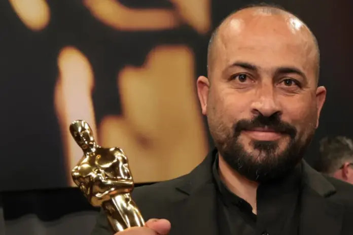Liberan a Hamdam Ballal, director palestino y ganador del oscar, quien fue agredido por colonos israelíes