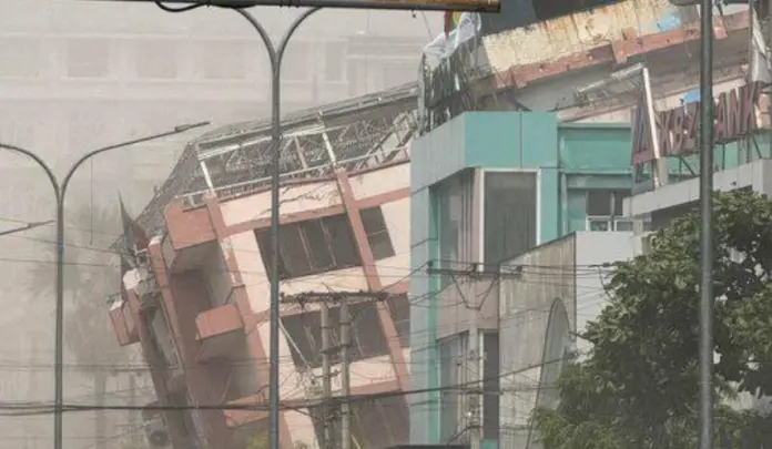 Suman 144 muertos en Myanmar por sismo de 7.7