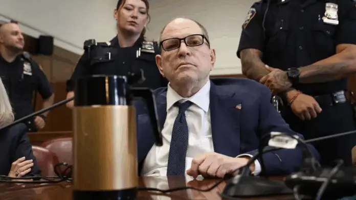 Anulan jucio de Harvey Weinstein por violación en Nueva York tras amenazas entre jurados