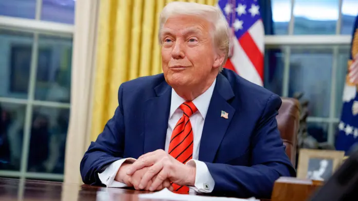 Trump tiene llamada telefónica con Xi sobre comercio