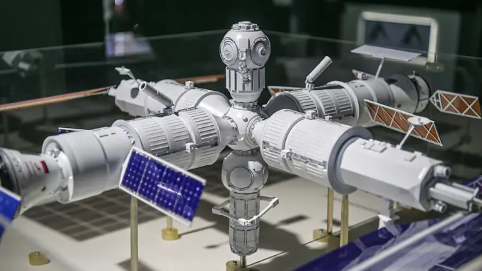 Rusia patenta tecnología para lanzar drones desde el espacio