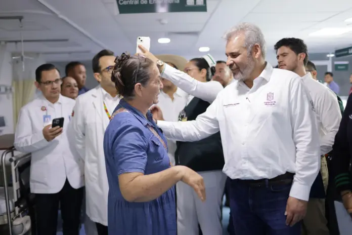 Se consolidan servicios de salud para Uruapan; recorre Bedolla hospital del IMSS