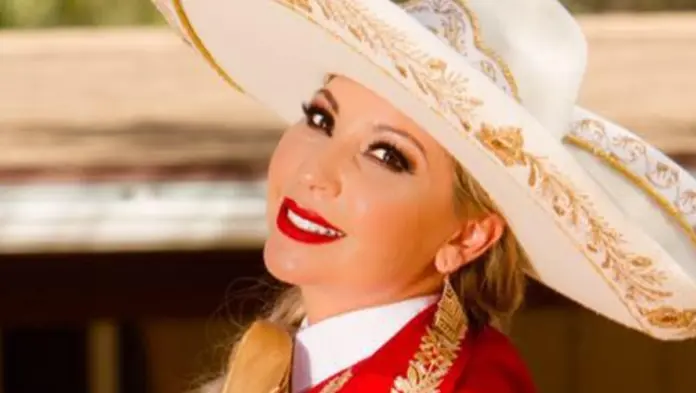 Deyra Barrera se disculpa por equivocarse al cantar el Himno Nacional Mexicano durante evento de la AAA y WWE