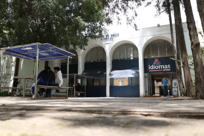El titular de área, Mauricio Montes, precisó que, además de los cursos presenciales y a distancia, iniciarán el proyecto de la plataforma Langsonline