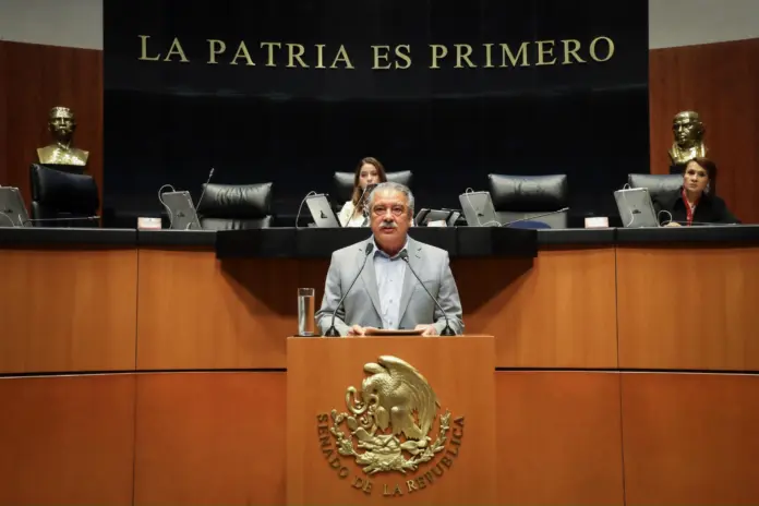Senador de Morena por Michoacán, Raúl Morón Orozco