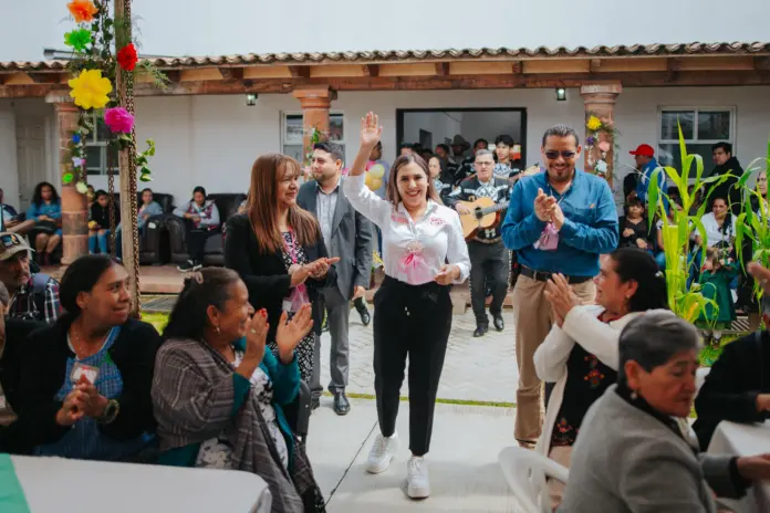 Dayana Pérez celebra a las abuelitas y abuelitos
