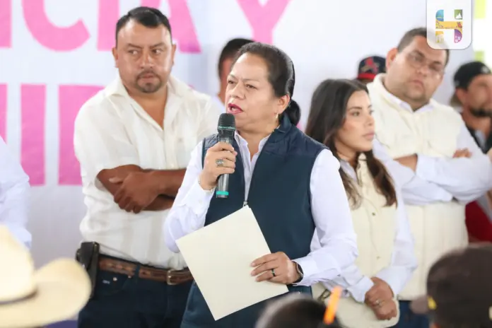Presidenta Municipal acerca los servicios del Ayuntamiento