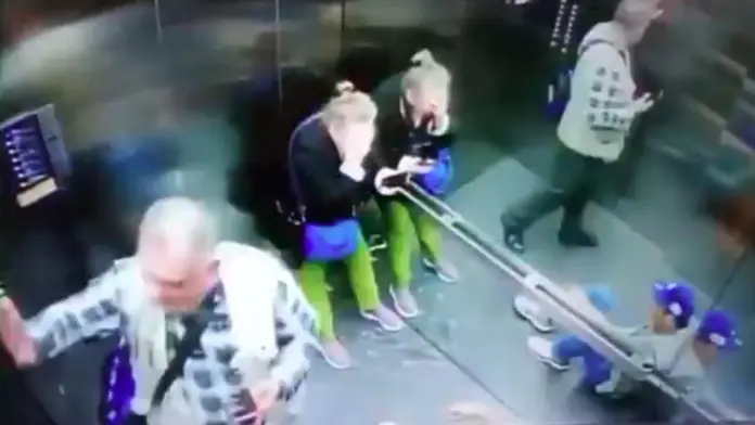 #Video: Caída de un elevador en la plaza Mitikah deja un saldo de dos lesionados
