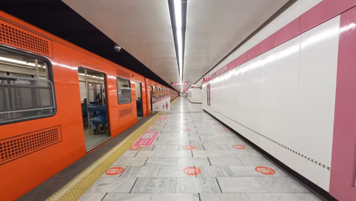 Sujeto es detenido por portar arma en Metro de la CDMX