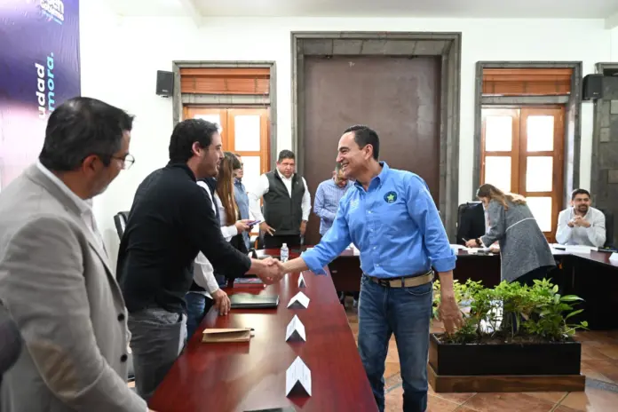 Carlos Soto encabeza instalación y toma de protesta