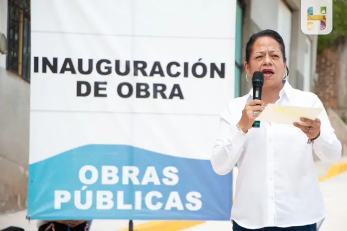 La Presidenta Municipal, Jeovana Alcántar, Inauguró la pavimentación de la Calle Campanario de la Colonia Santuario monarca