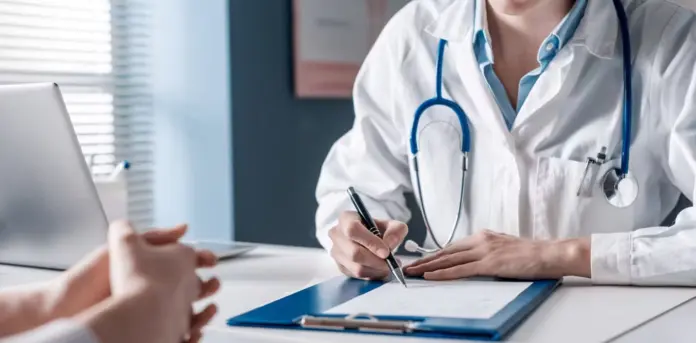 Despiden a personal médico en California tras burlarse de sus pacientes en redes sociales