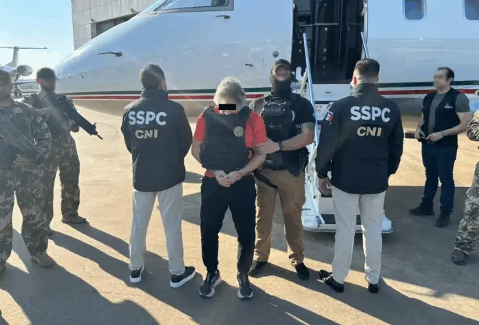 Hernán Bermúdez es trasladado a México para cumplir con su orden de aprehensión
