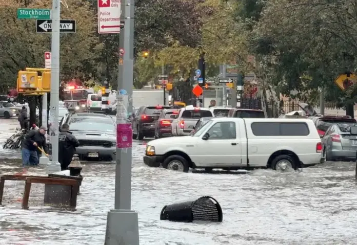 Nueva York sufre de fuertes lluvias y deja a dos muertos
