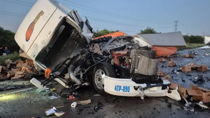 Fatal accidente en la autopista Córdoba-Veracruz deja una persona muerta y otra herida