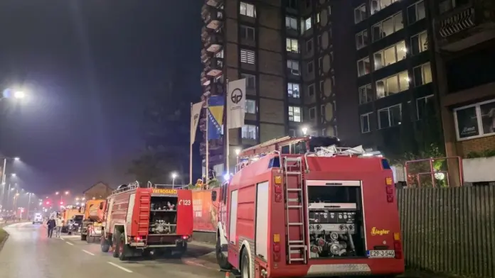 Asilo de adultos mayores se incendia en Bosnia; hay 10 muertos