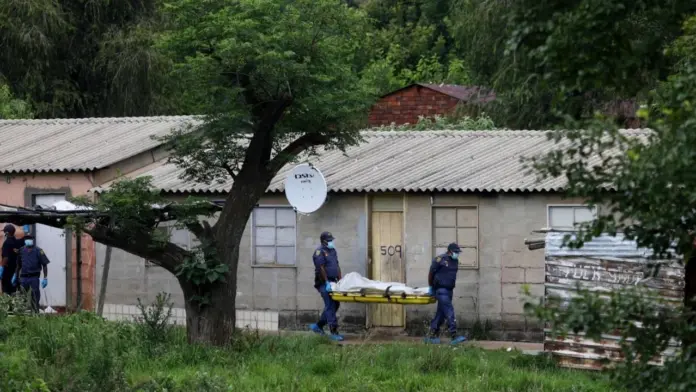 Arrestan a sospechoso de tiroteo que mató a 12 personas en Sudáfrica