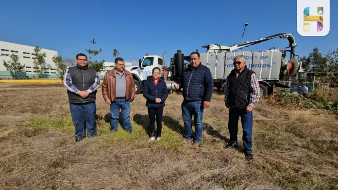 Jeovana Alcántar, brindó apoyo para la limpieza y desazolve de la fosa séptica del Hospital Regional de Ciudad Hidalgo