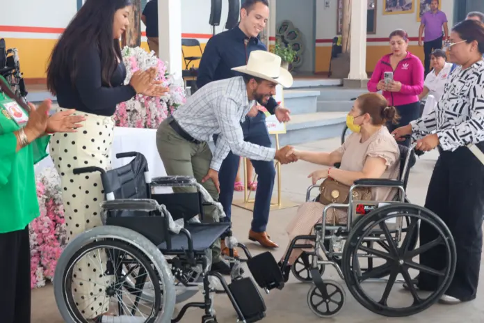 Entrega de aparatos funcionales fortalece el bienestar de las familias reyenses