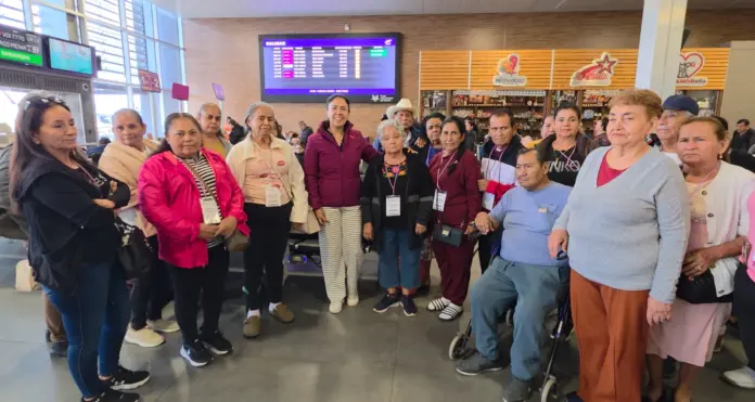 Abrazos que cruzaron fronteras: Fanny Arreola acompaña el reencuentro de familias Apatzinguenses en la Unión Americana